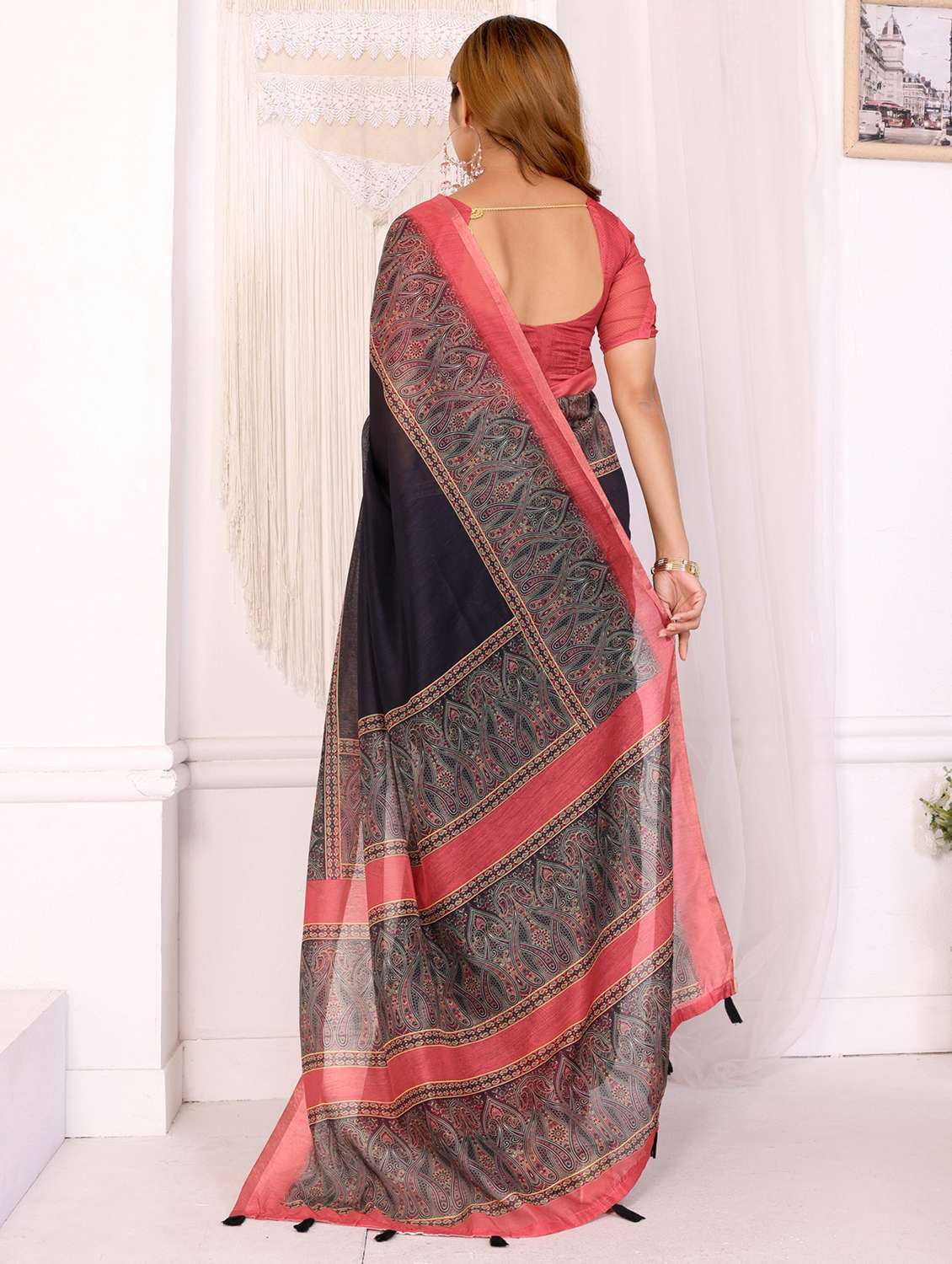 women printed casual wear saree with blouse - 22388957 -  Standard Image - 4