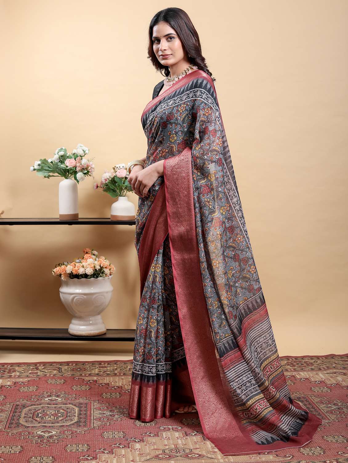 women printed casual wear saree with blouse - 22389005 -  Standard Image - 1