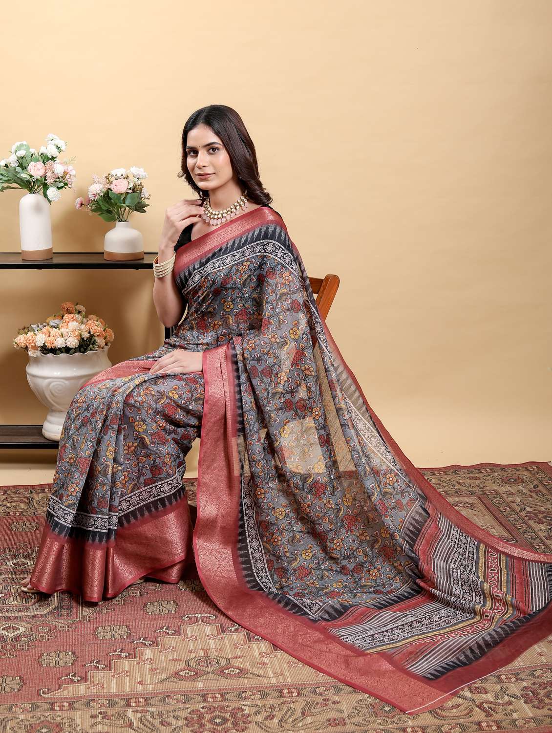 women printed casual wear saree with blouse - 22389005 -  Standard Image - 4