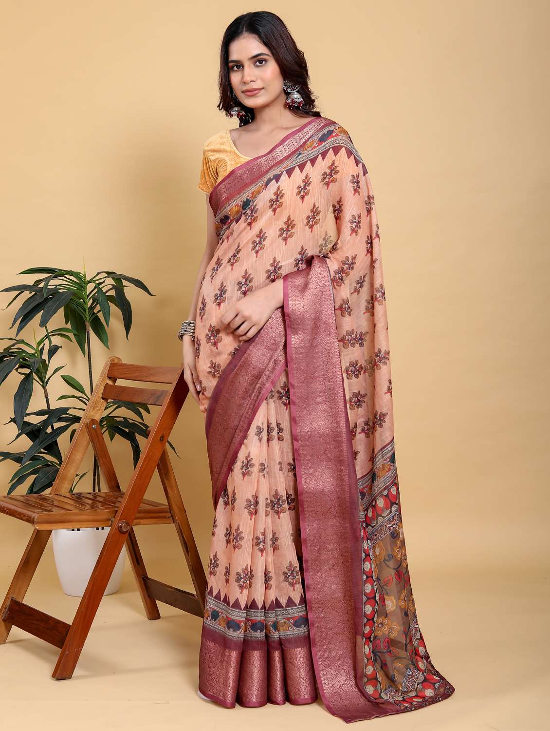 women printed casual wear saree with blouse - 22389008 -  Standard Image - 1