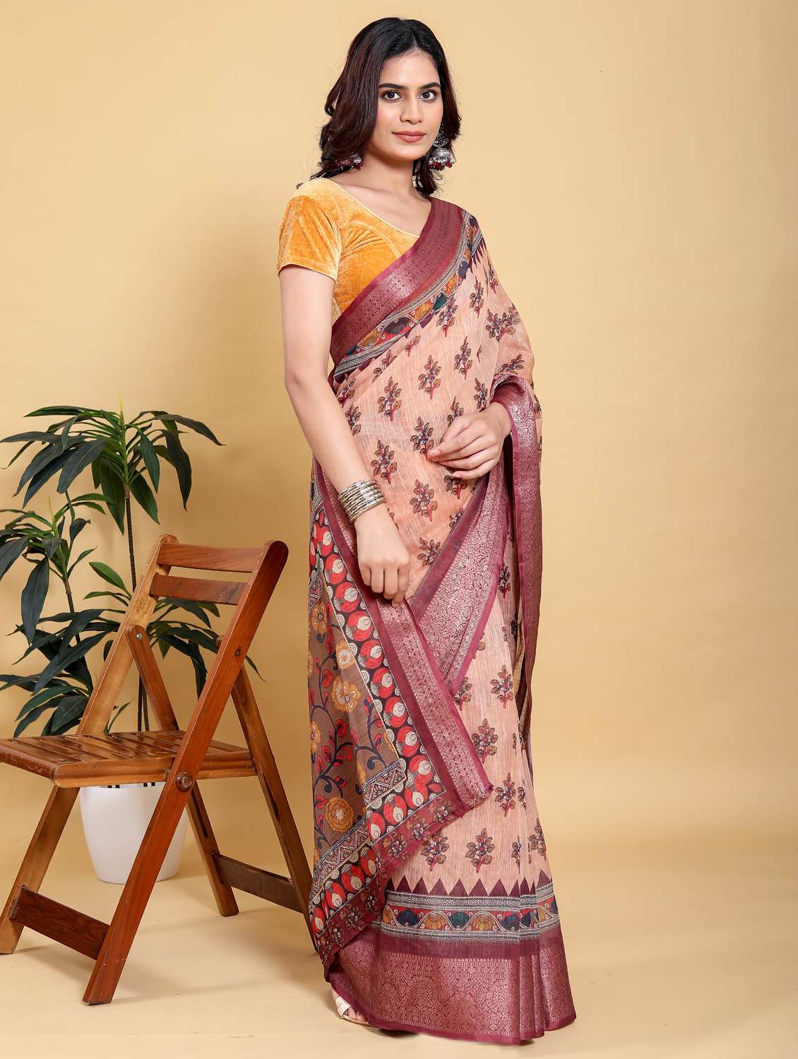 women printed casual wear saree with blouse - 22389008 -  Standard Image - 4