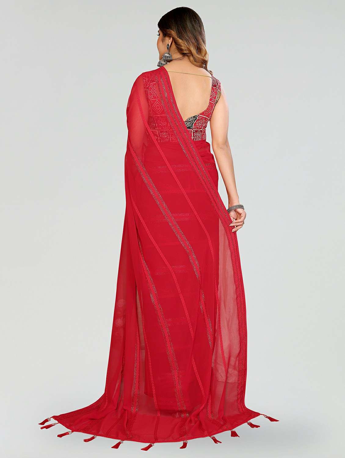 women self design plain saree with blouse - 22389530 -  Standard Image - 4