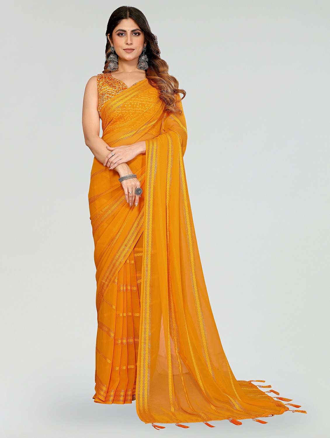 women self design plain saree with blouse