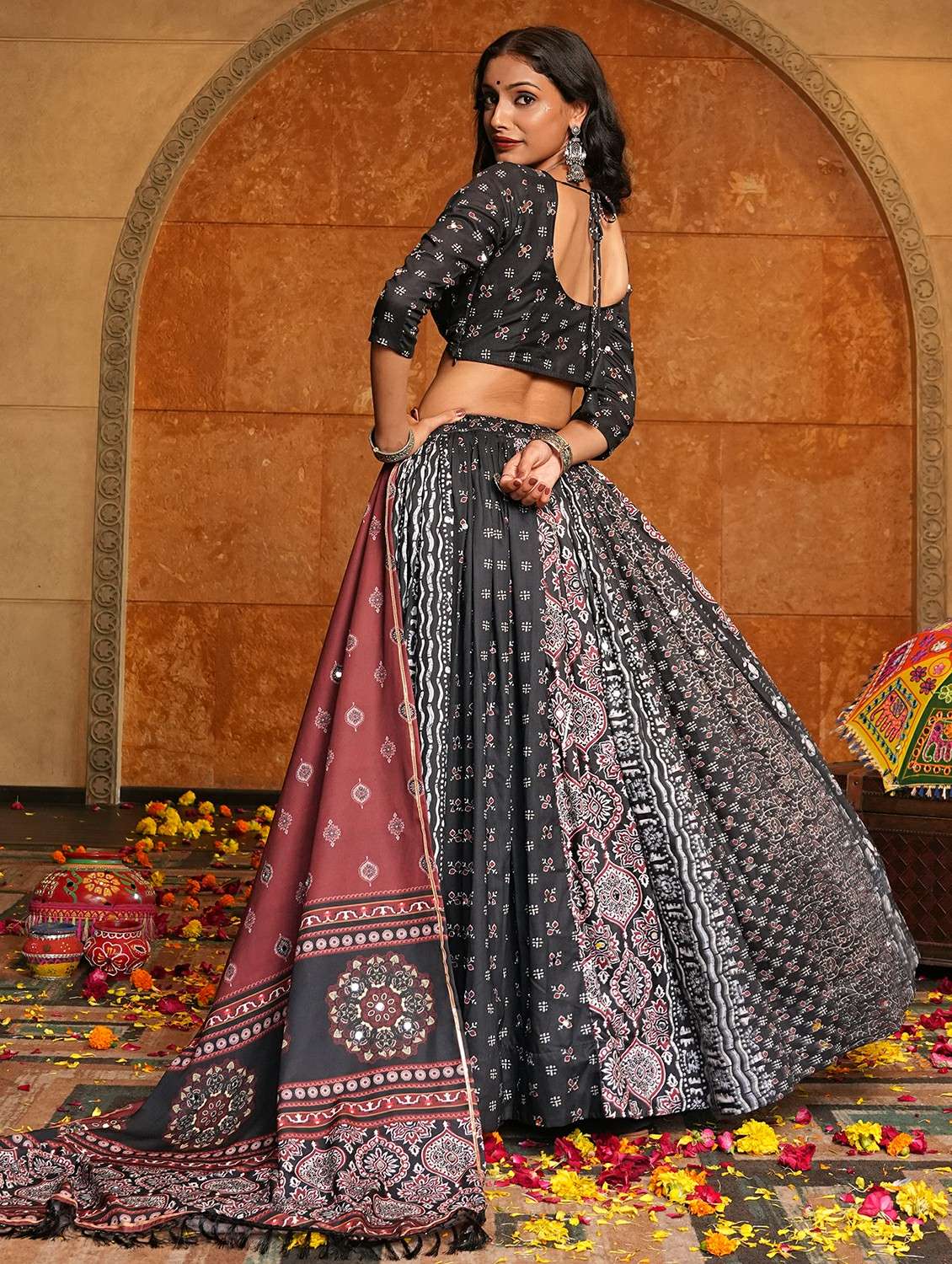 women printed flared semi-stitched lehenga - 22389703 -  Standard Image - 4