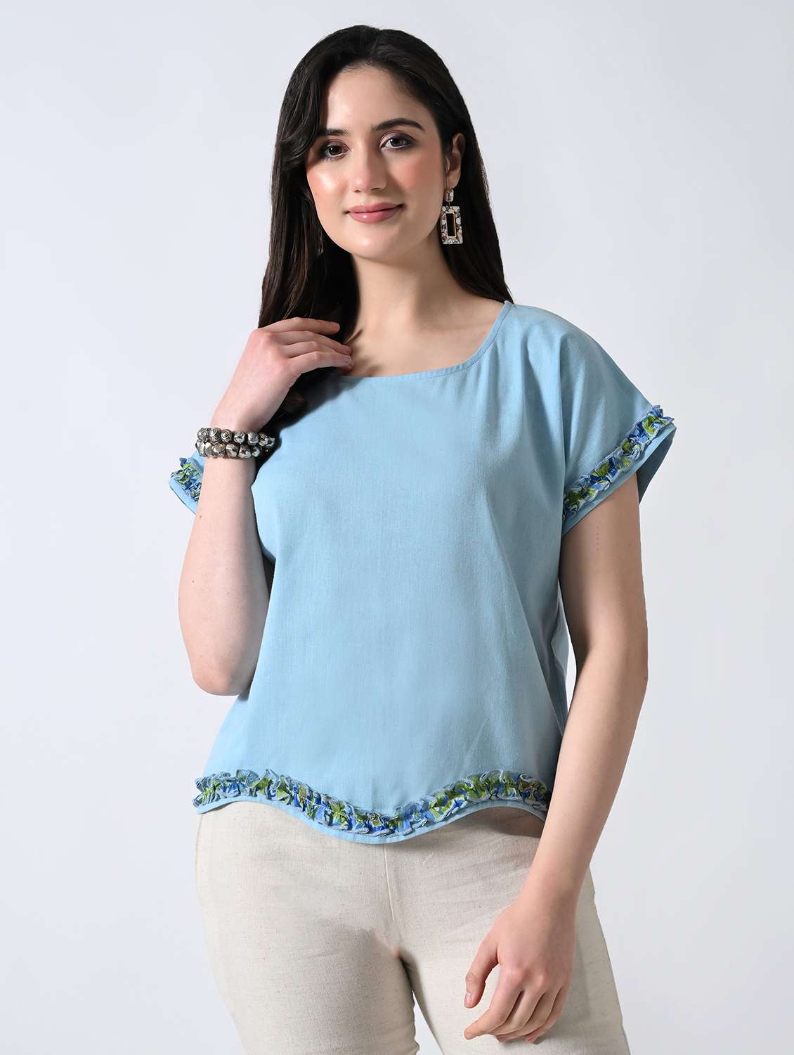 women solid round neck regular top