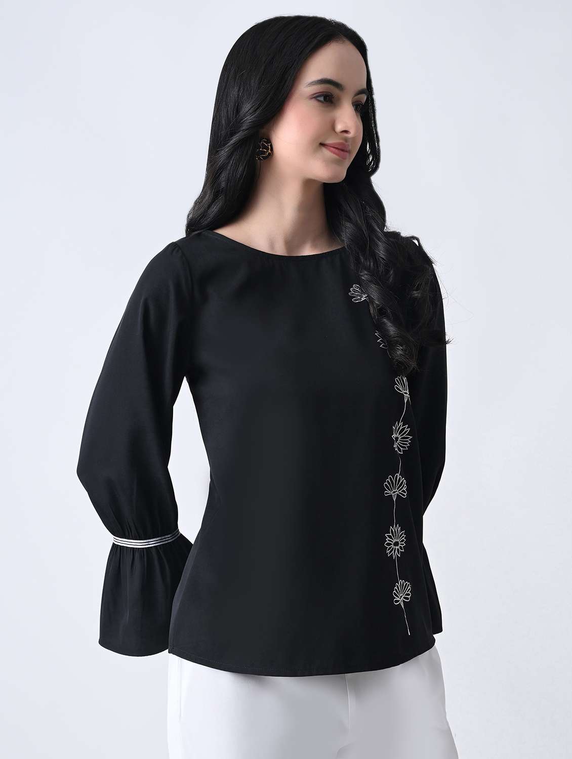 women embroidered round neck regular top
