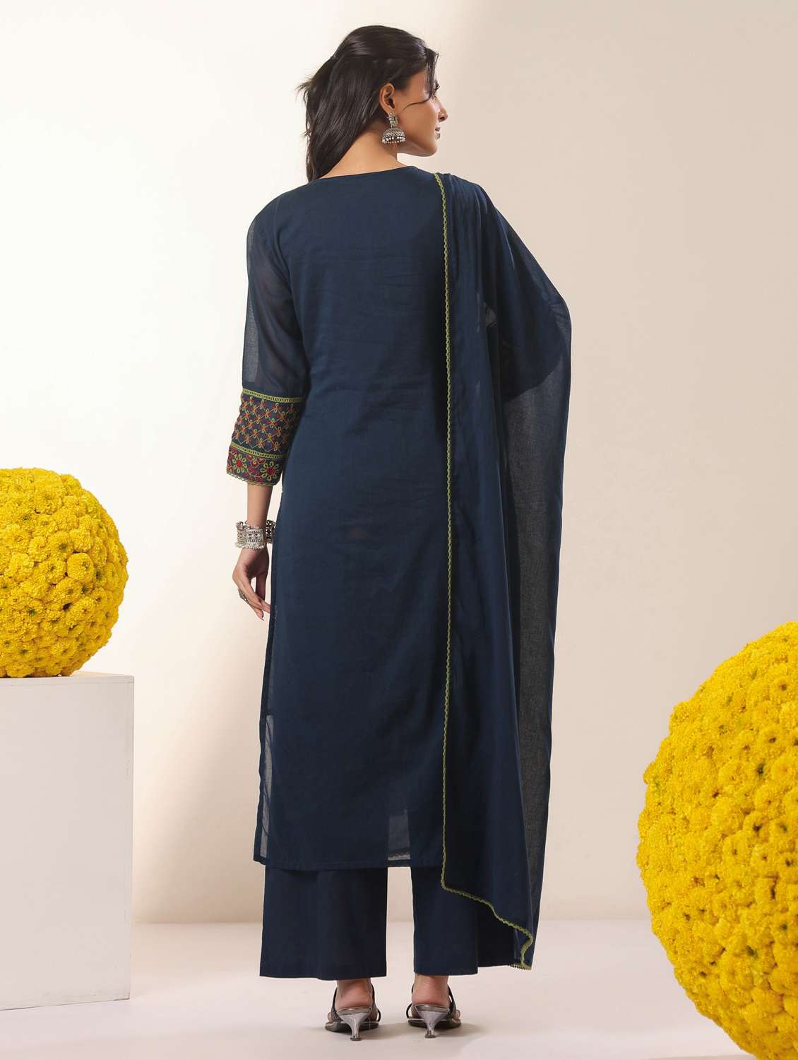Women Solid With Work Notch Neck Kurta Pant With Dupatta Set - 22390193 -  Standard Image - 4