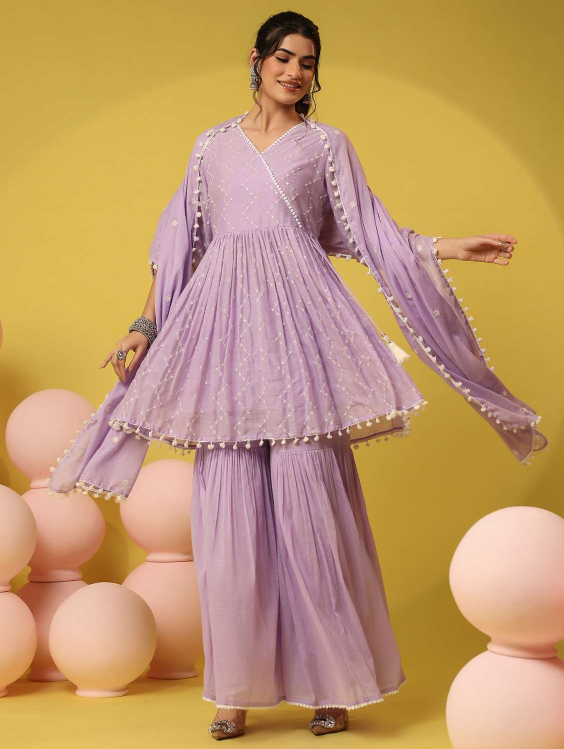 women solid with work v neck kurta sharara with dupatta set