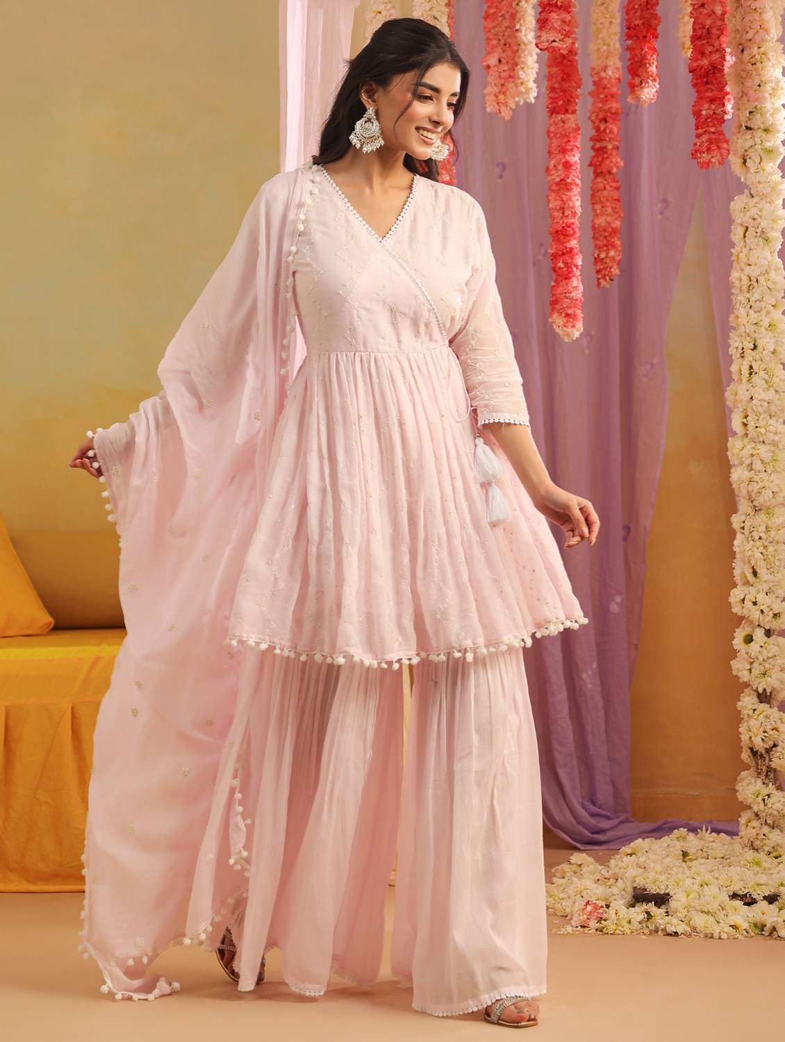 women solid with work v neck kurta sharara with dupatta set