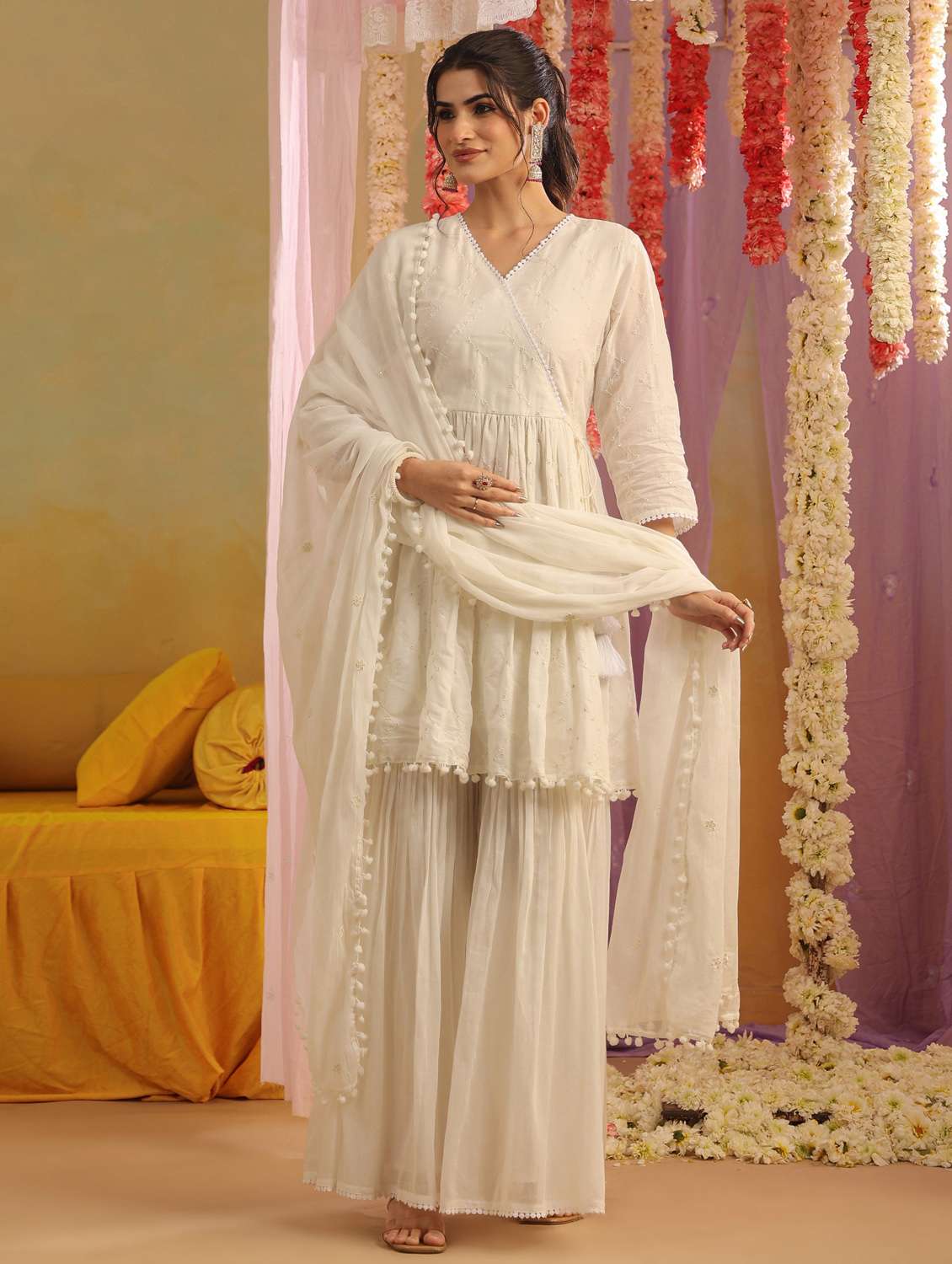 women solid with work v neck kurta sharara with dupatta set