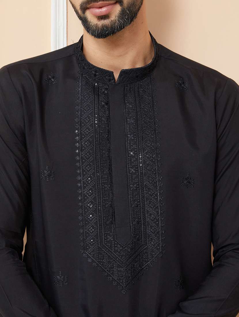 Men Solid With Work Mandarin Neck Long Kurta - 22392295 -  Standard Image - 1