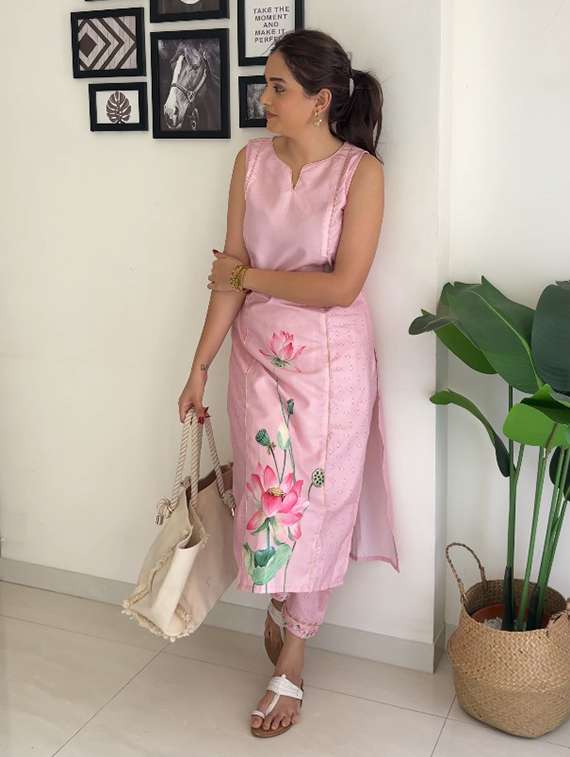 women floral printed sleeveless kurta pant set - 22392782 -  Standard Image - 1