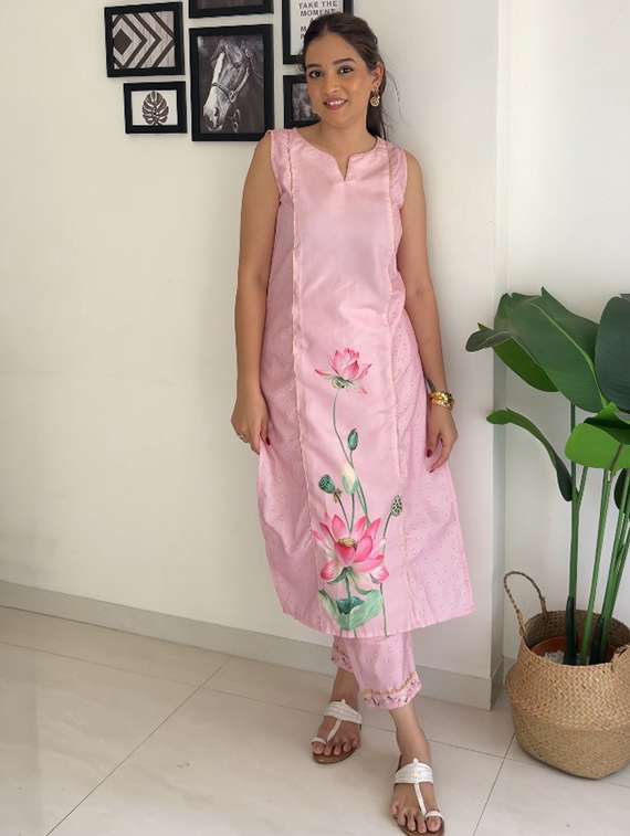 women floral printed sleeveless kurta pant set - 22392782 -  Standard Image - 4