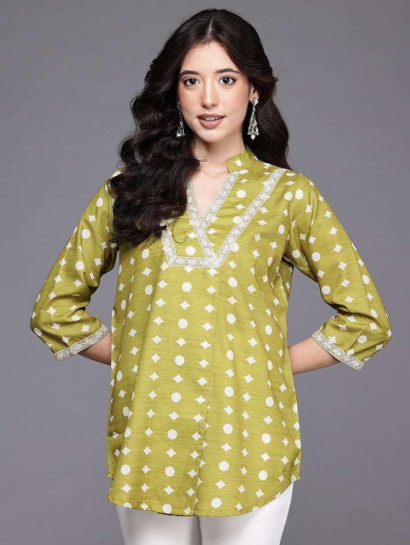 women printed three quater sleeve straight kurti