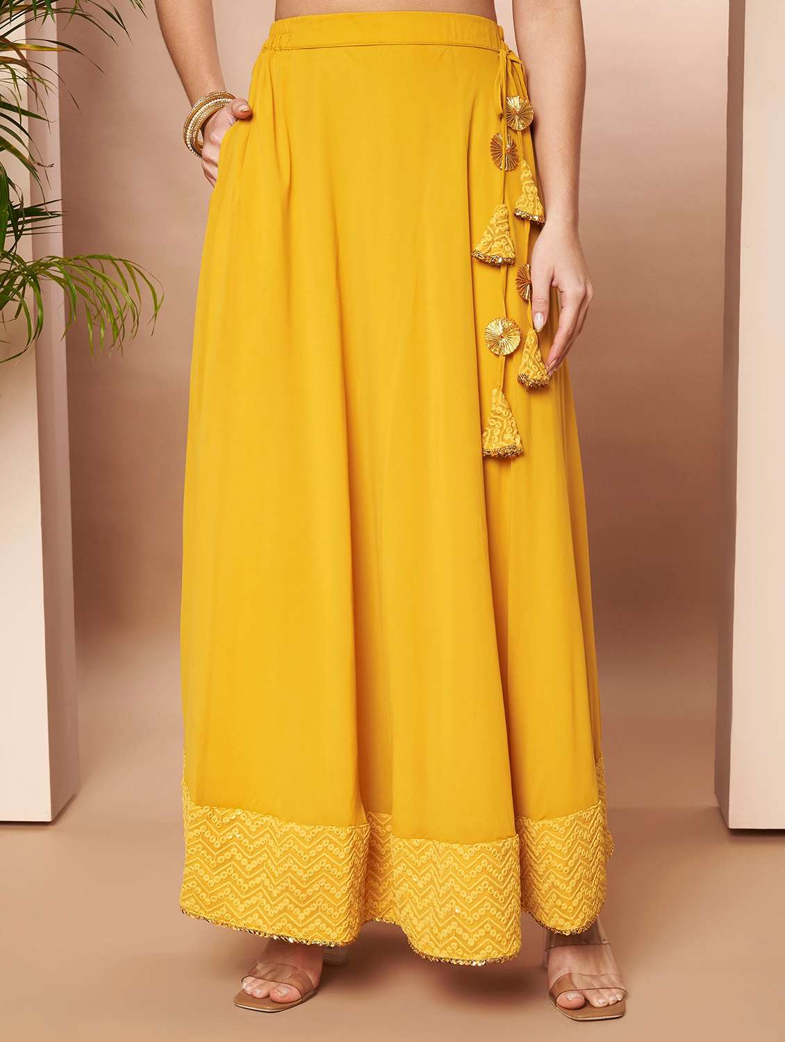 women solid with work flared stitched lehenga - 22392857 -  Standard Image - 4