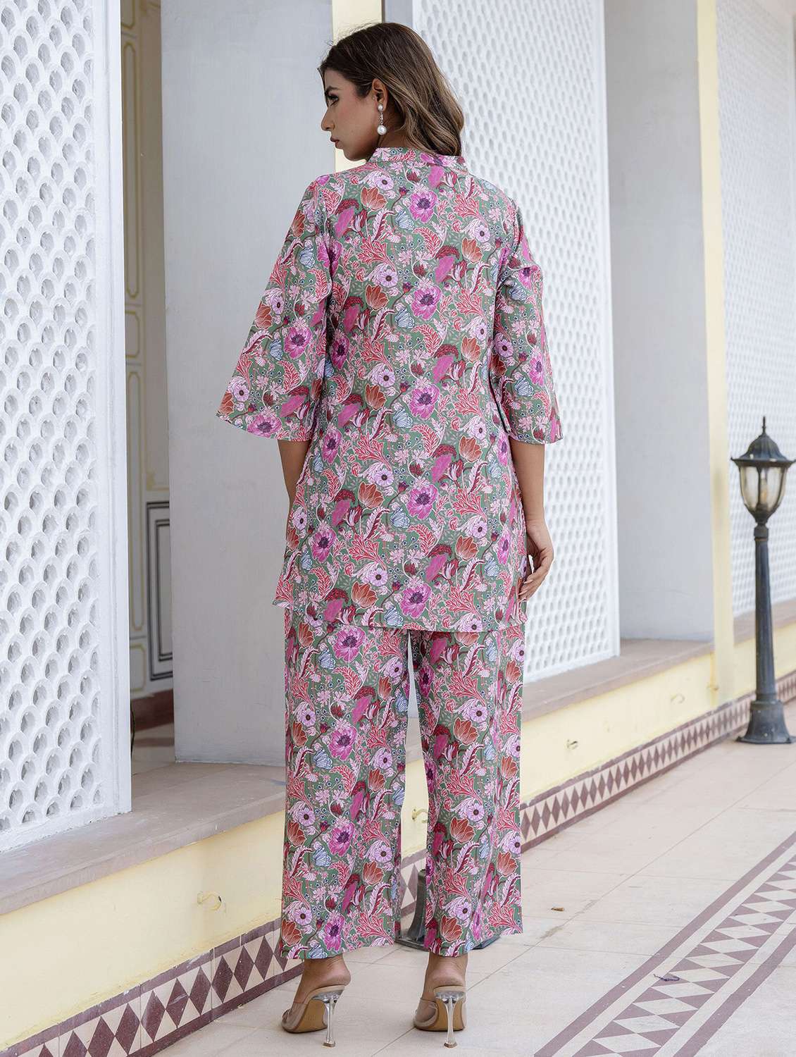 women printed three quarter sleeve ethnic co-ord set - 22392945 -  Standard Image - 4
