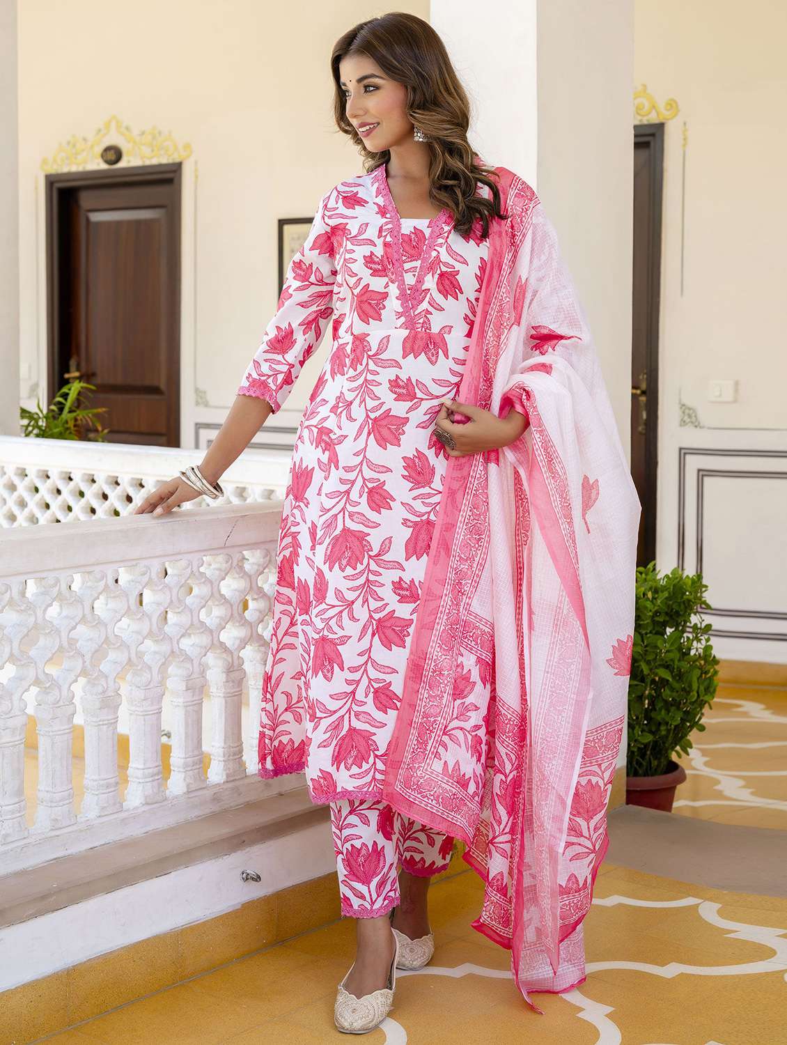 women printed three quarter sleeve kurta pant with dupatta set
