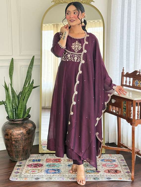 women solid with work three quarter sleeve kurta pant with dupatta set