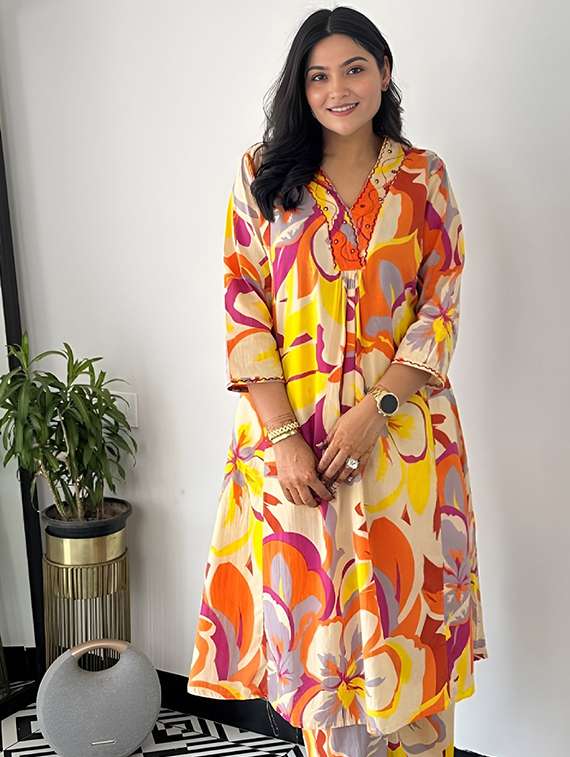 women printed three quarter sleeve ethnic co-ord set - 22393160 -  Standard Image - 1