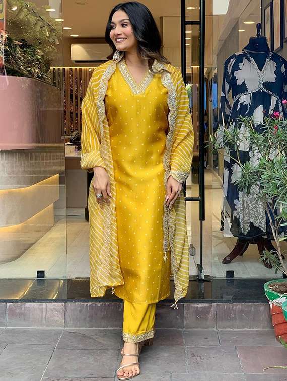 women printed three quarter sleeve kurta pant with dupatta set - 22393206 -  Standard Image - 1