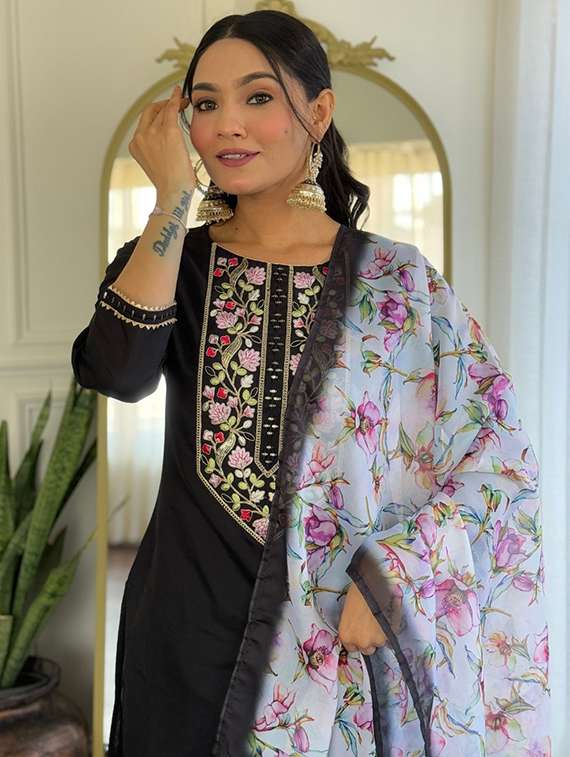 women solid with work three quarter sleeve kurta pant with dupatta set - 22393360 -  Standard Image - 1