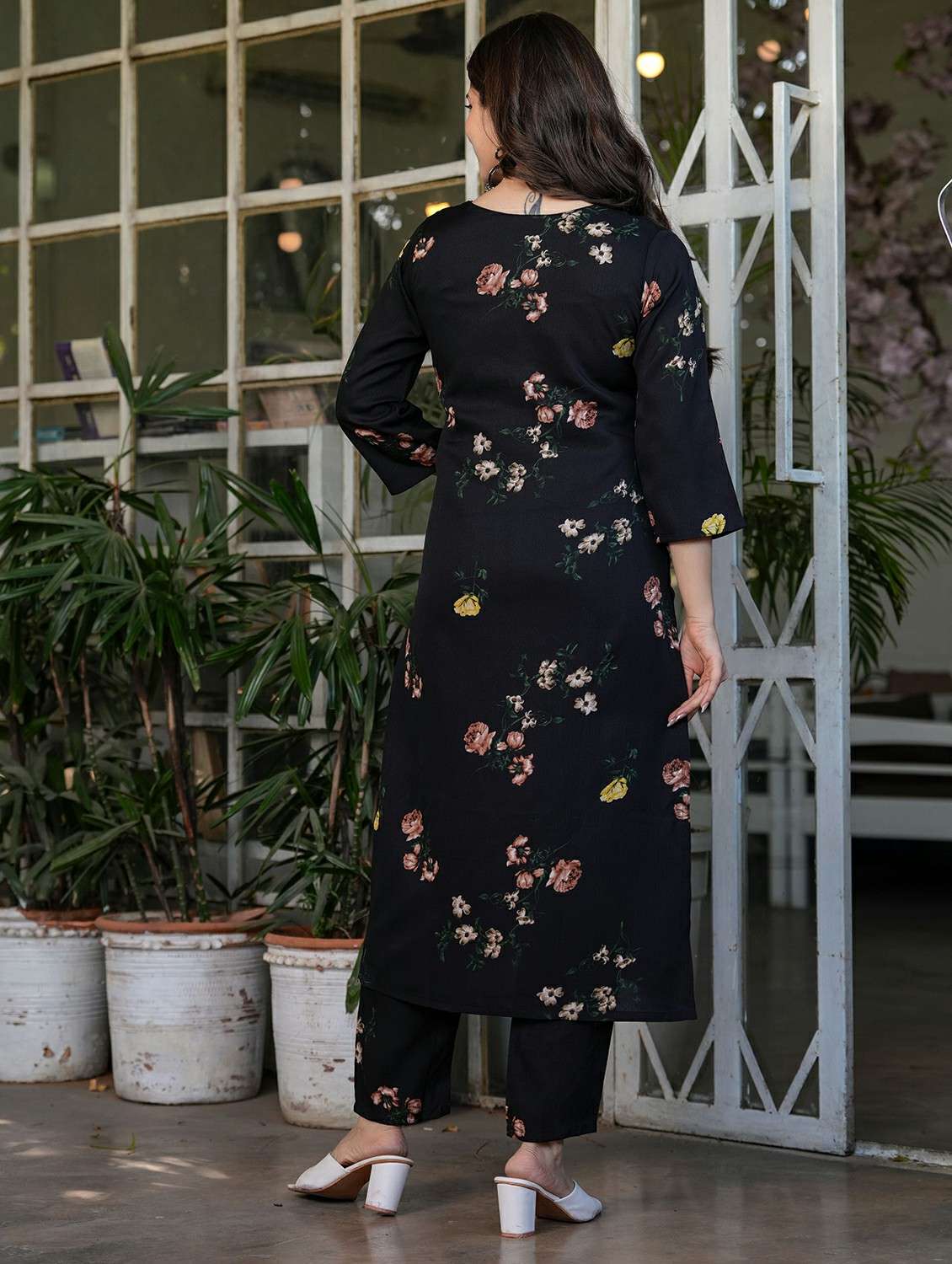 women floral three quarter sleeve kurta pant with dupatta set - 22393423 -  Standard Image - 4