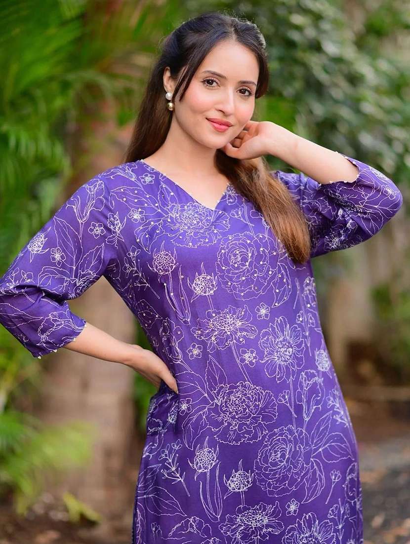 women printed three quarter sleeve kurta pant set - 22393440 -  Standard Image - 1