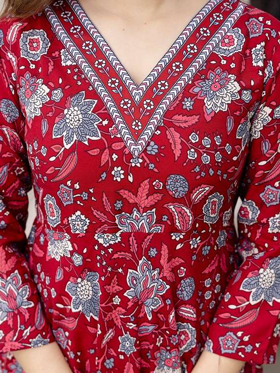 women floral three quarter sleeve kurta pant with dupatta set - 22393511 -  Standard Image - 1