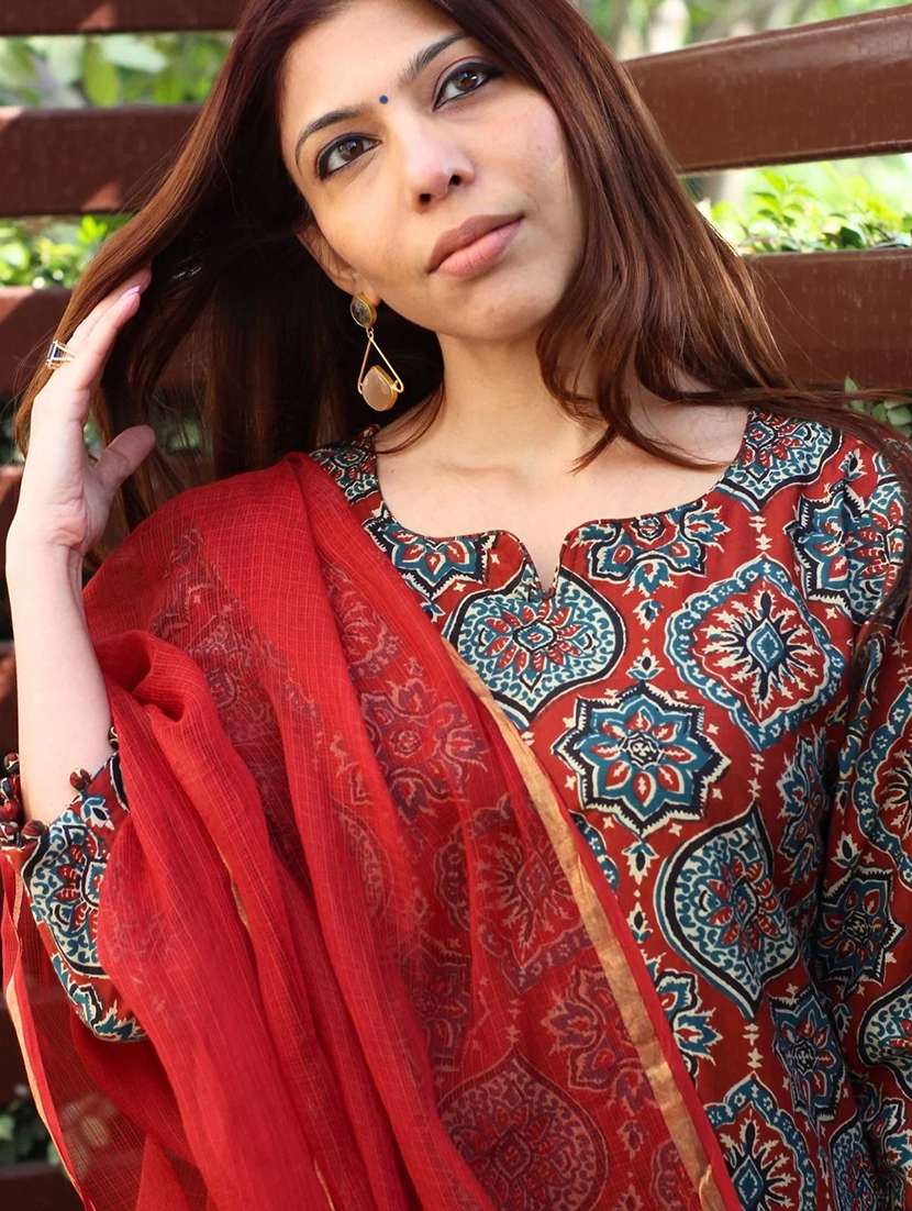 women printed three quarter sleeve kurta pant with dupatta set - 22393553 -  Standard Image - 1