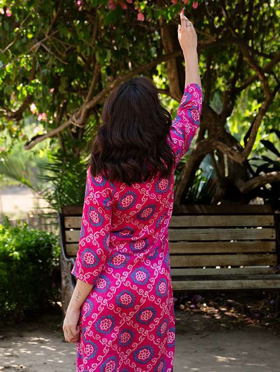 women printed three quarter sleeve kurta pant set - 22393571 -  Standard Image - 4