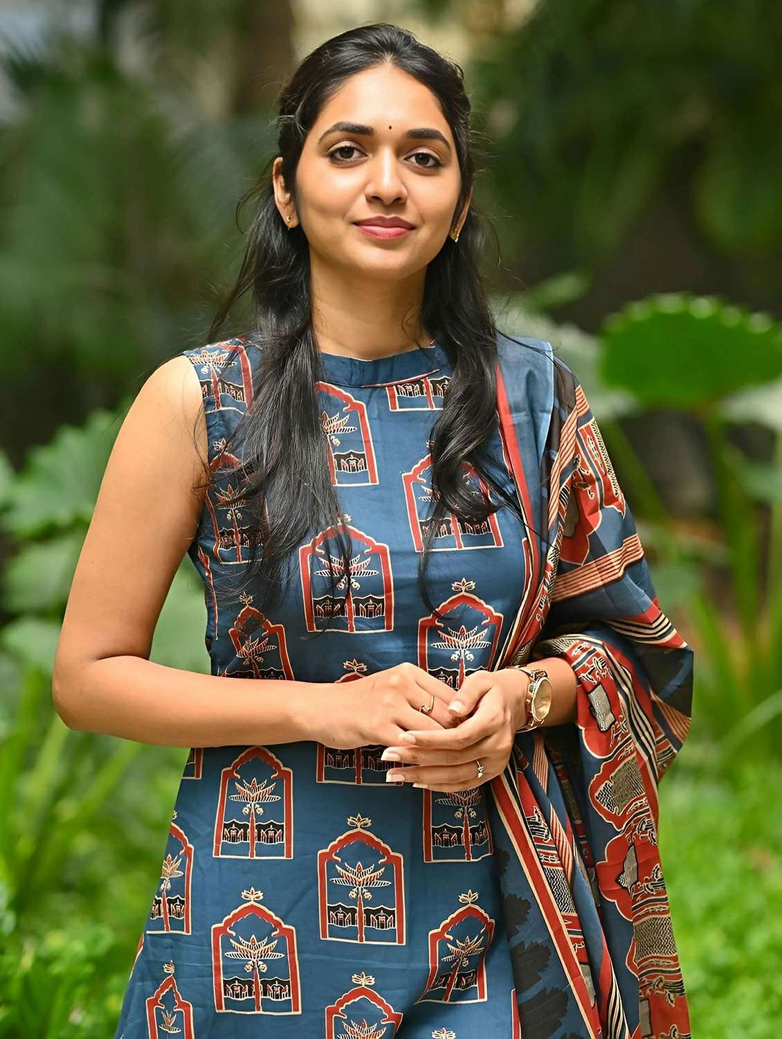 women printed sleeveless kurta palazzo with dupatta set - 22393599 -  Standard Image - 1
