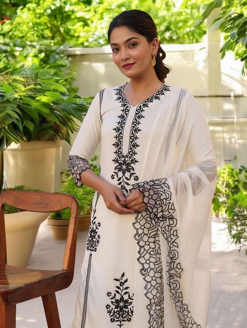 women solid with work three quarter sleeve kurta pant with dupatta set - 22393600 -  Standard Image - 4