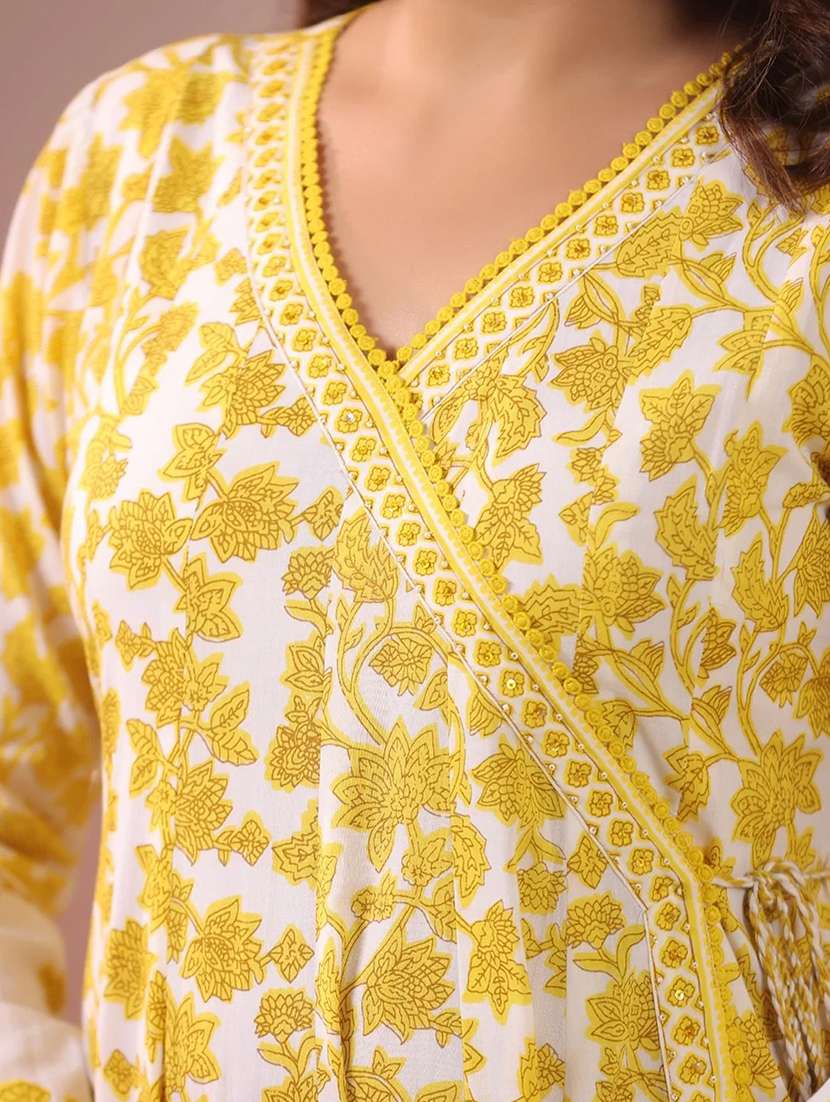 women floral three quarter sleeve kurta pant with dupatta set - 22393609 -  Standard Image - 1