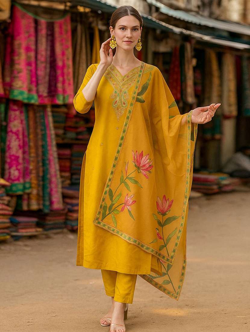 women self design three quarter sleeve kurta pant with dupatta set