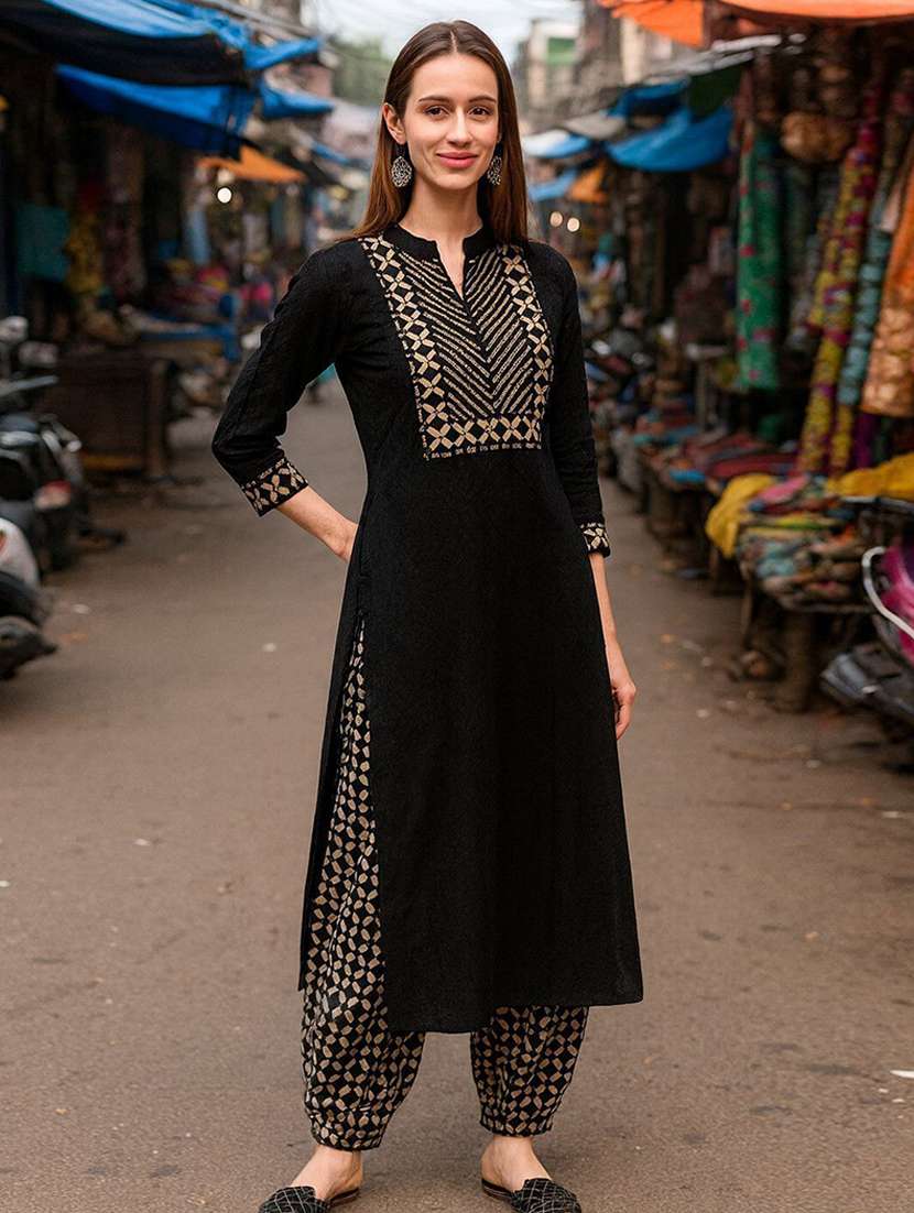 women printed three quarter sleeve kurta salwar set