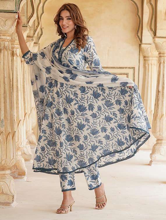 women floral three quarter sleeve kurta pant with dupatta set - 22393769 -  Standard Image - 4