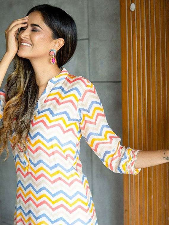 women printed three quarter sleeve kurta pant set - 22393794 -  Standard Image - 4