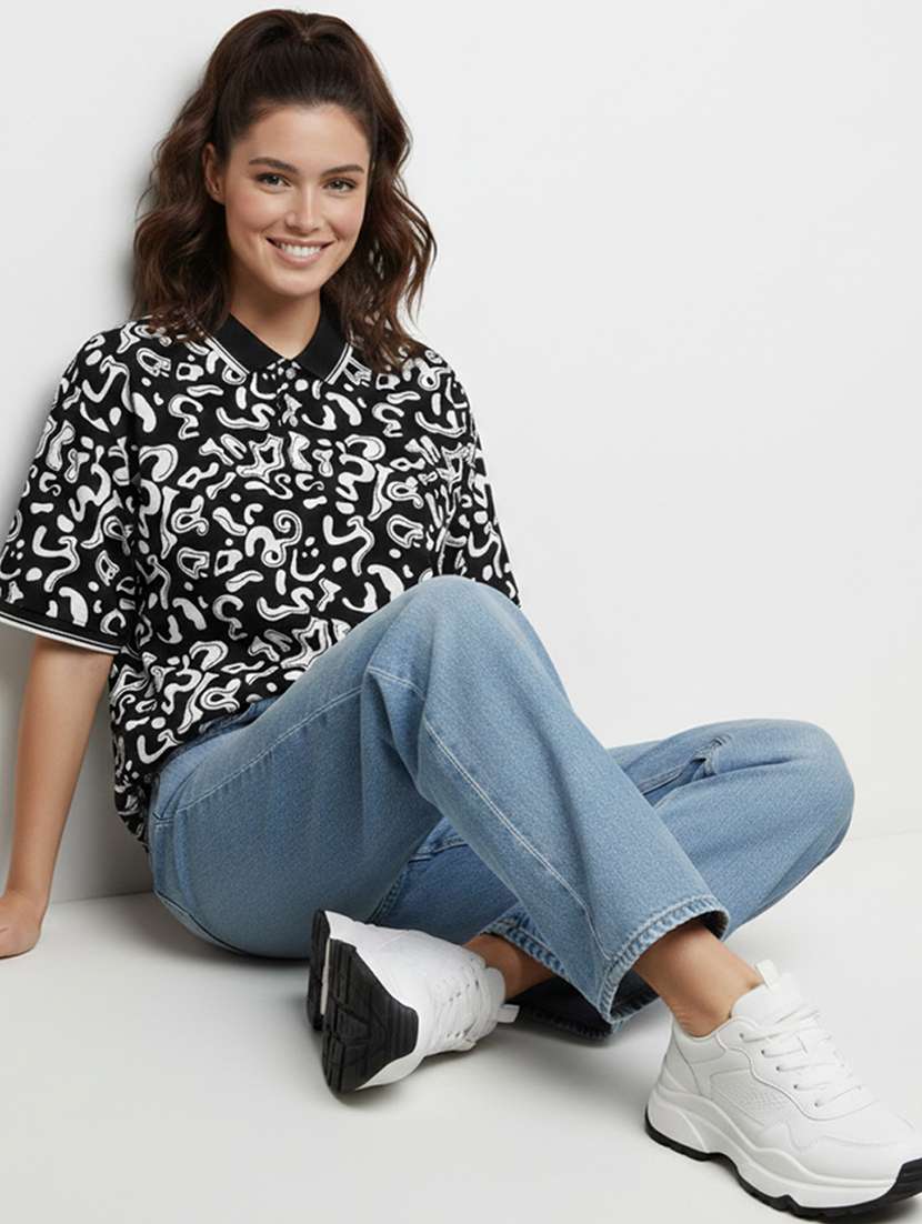 women printed short sleeve oversized polo t-shirt - 22393936 -  Standard Image - 4