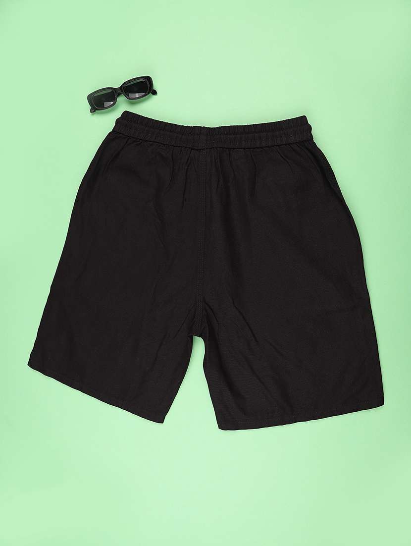 men solid mid rise regular shorts - 22394723 -  Standard Image - 1
