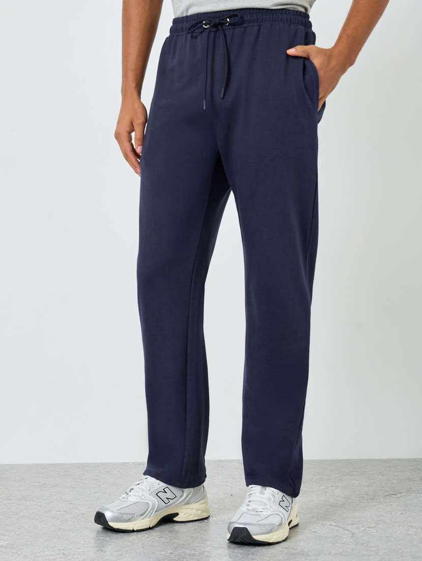 men solid relaxed fit full length track pant