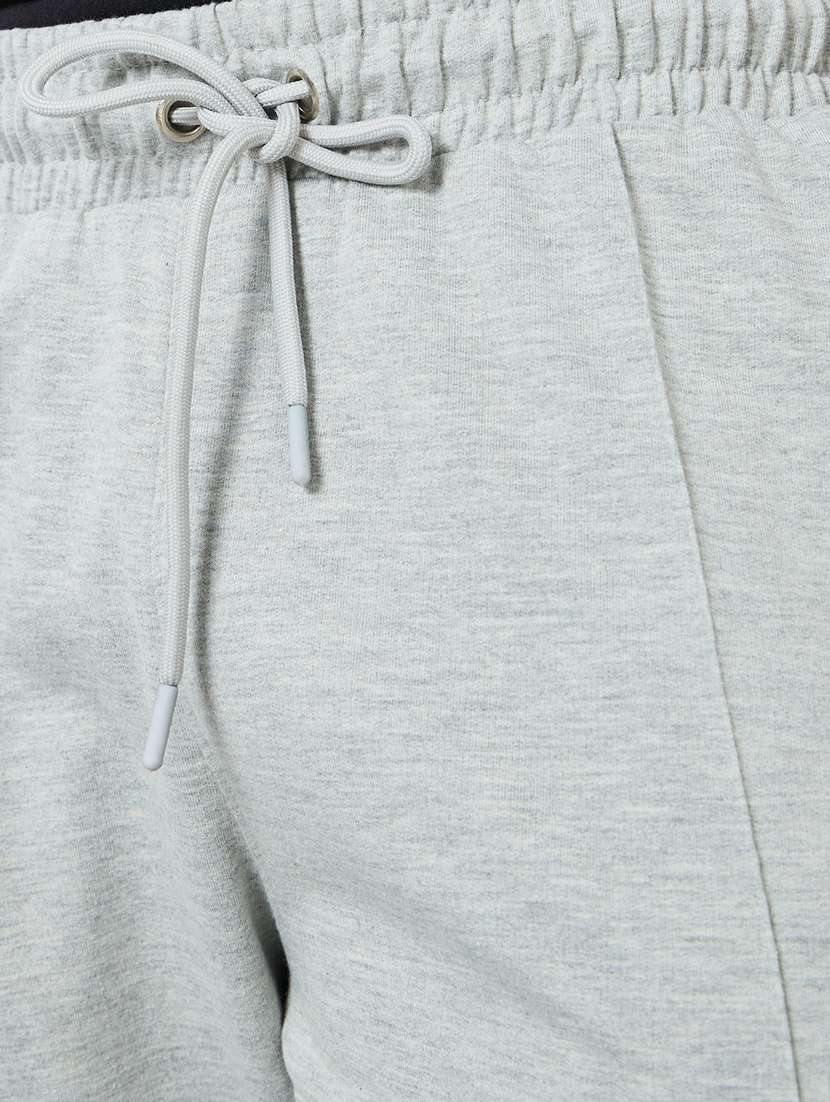 men solid mid rise relaxed fit jogger - 22394909 -  Standard Image - 1