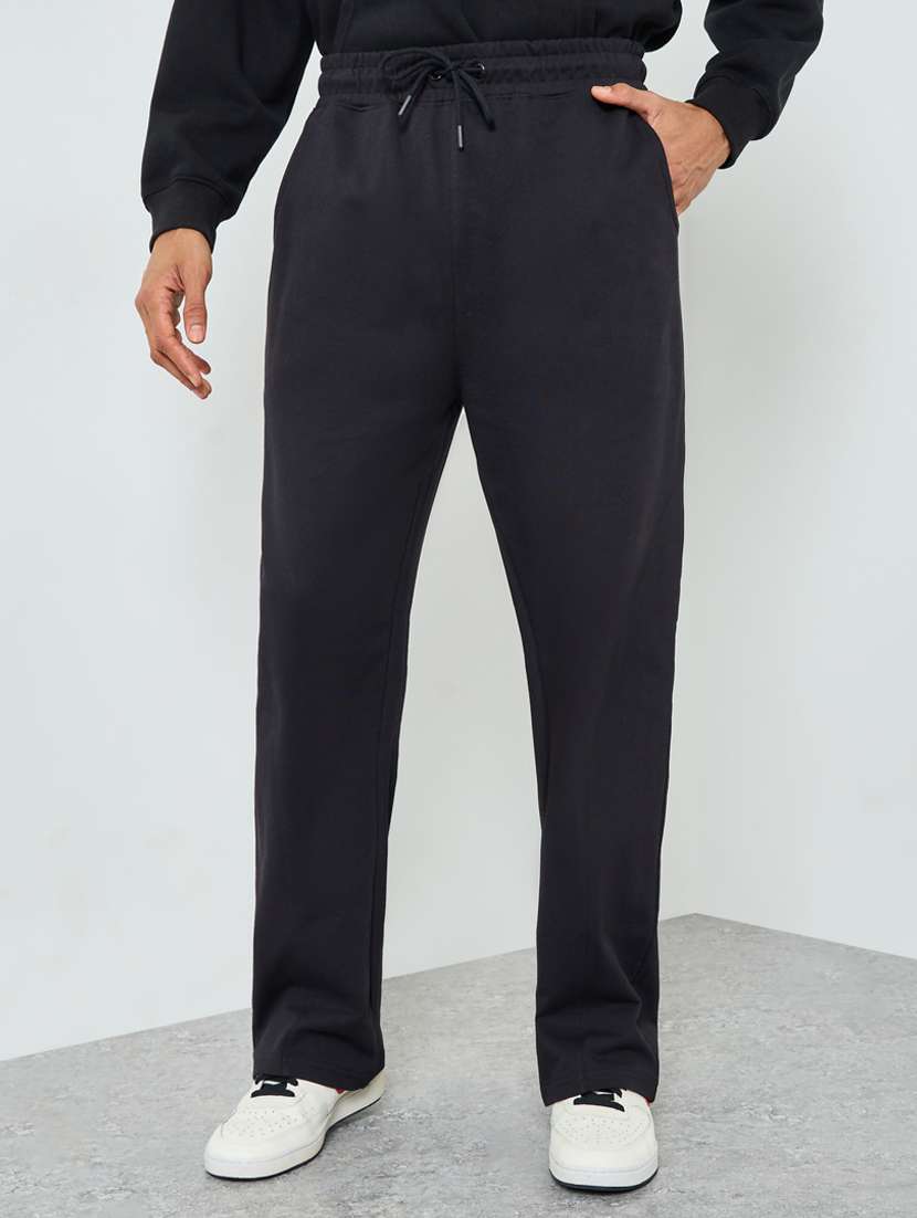men solid relaxed fit full length track pant