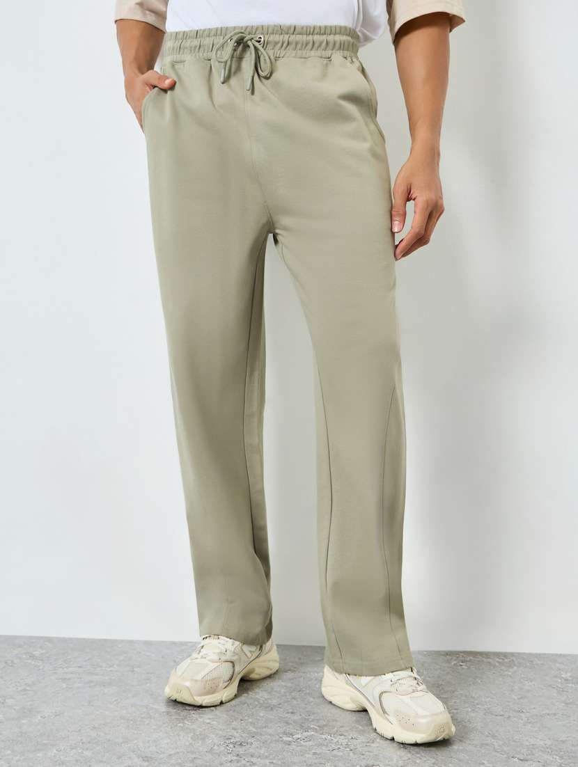 men solid relaxed fit full length track pant