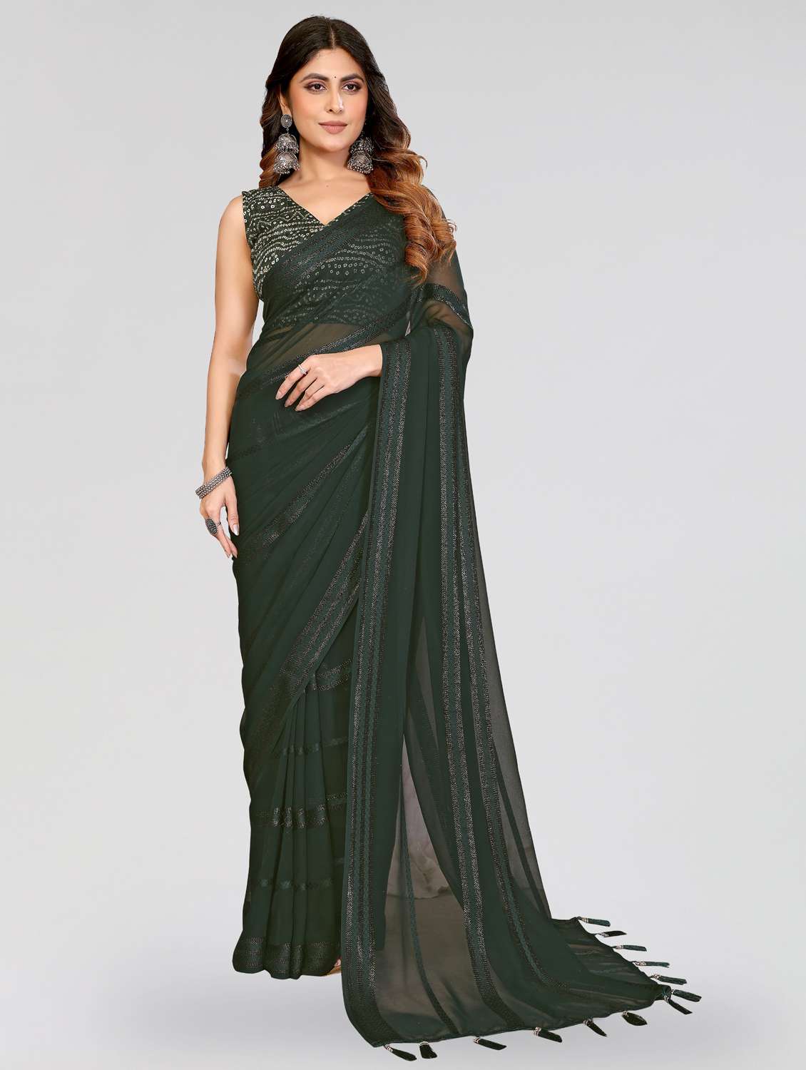 women self design plain saree with blouse