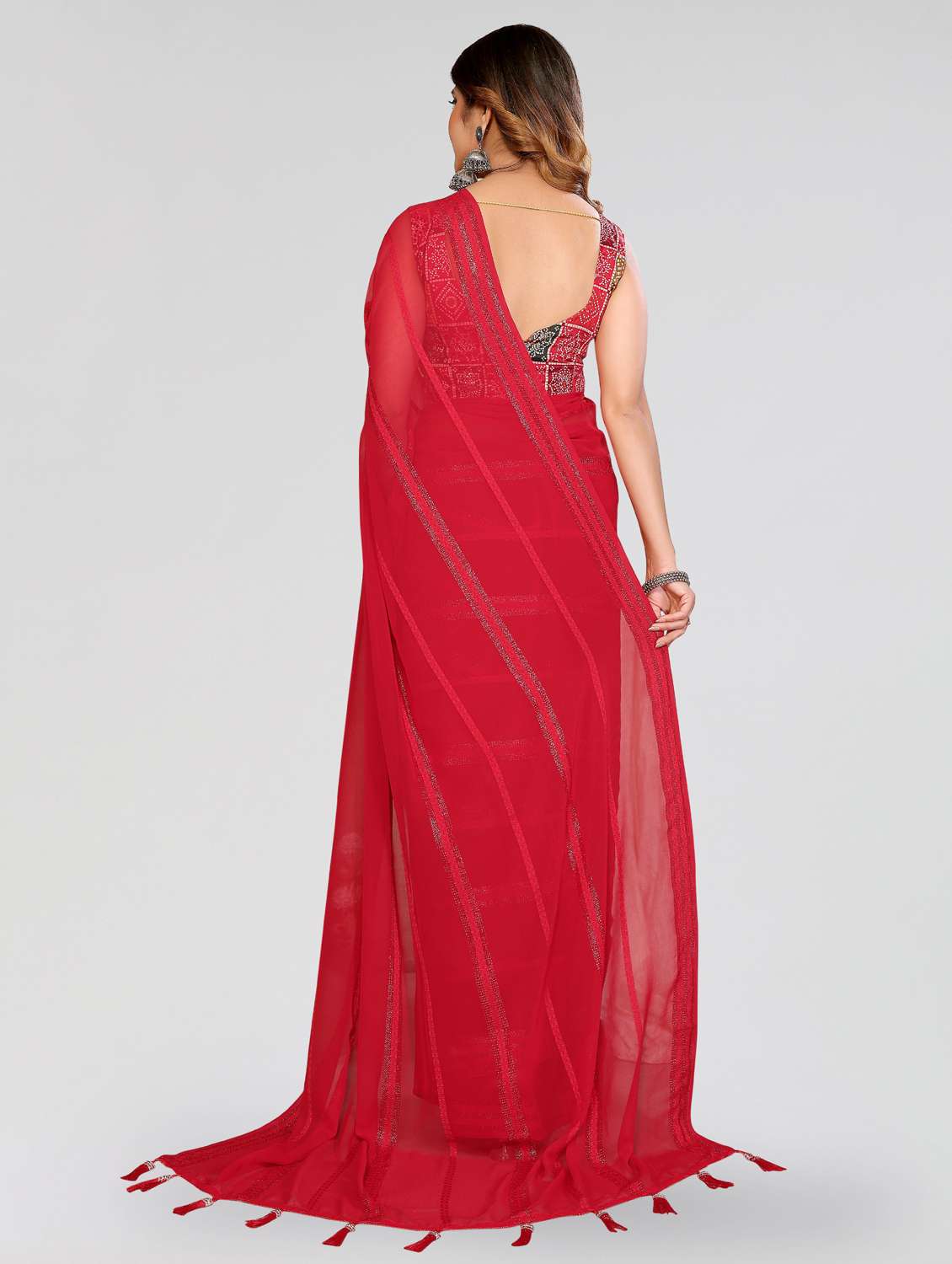 women self design plain saree with blouse - 22395074 -  Standard Image - 4