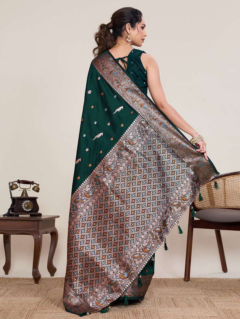 women self design bordered saree with blouse - 22395093 -  Standard Image - 4