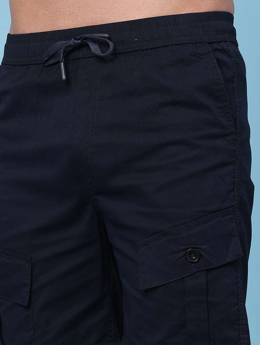 men solid mid rise cargo shorts - 22396018 -  Standard Image - 1