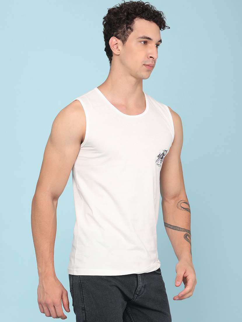 men printed sleeveless regular vest - 22399498 -  Standard Image - 4