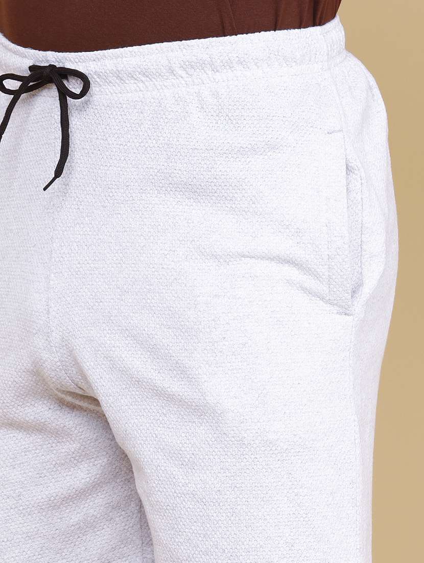 men solid mid rise regular shorts - 22399519 -  Standard Image - 1