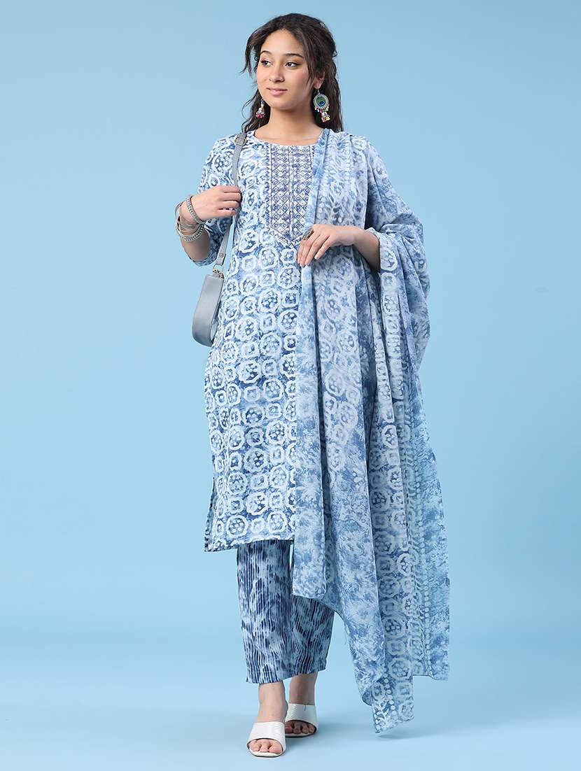 women printed three quarter sleeve kurta pant with dupatta set
